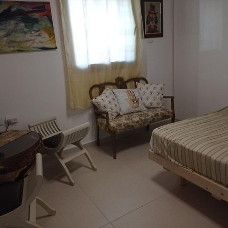Appartement New! Great Location! Vibrant Downtown, Talpiot Market, Flea Market, Carmel Beach, Close To Everywhere à Haïfa Extérieur photo