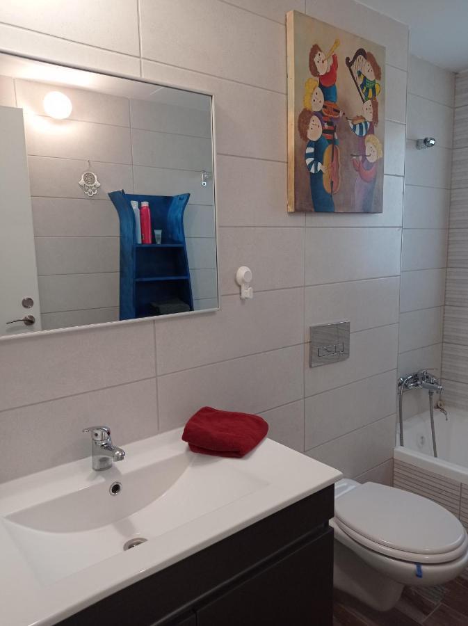 Appartement New! Great Location! Vibrant Downtown, Talpiot Market, Flea Market, Carmel Beach, Close To Everywhere à Haïfa Extérieur photo