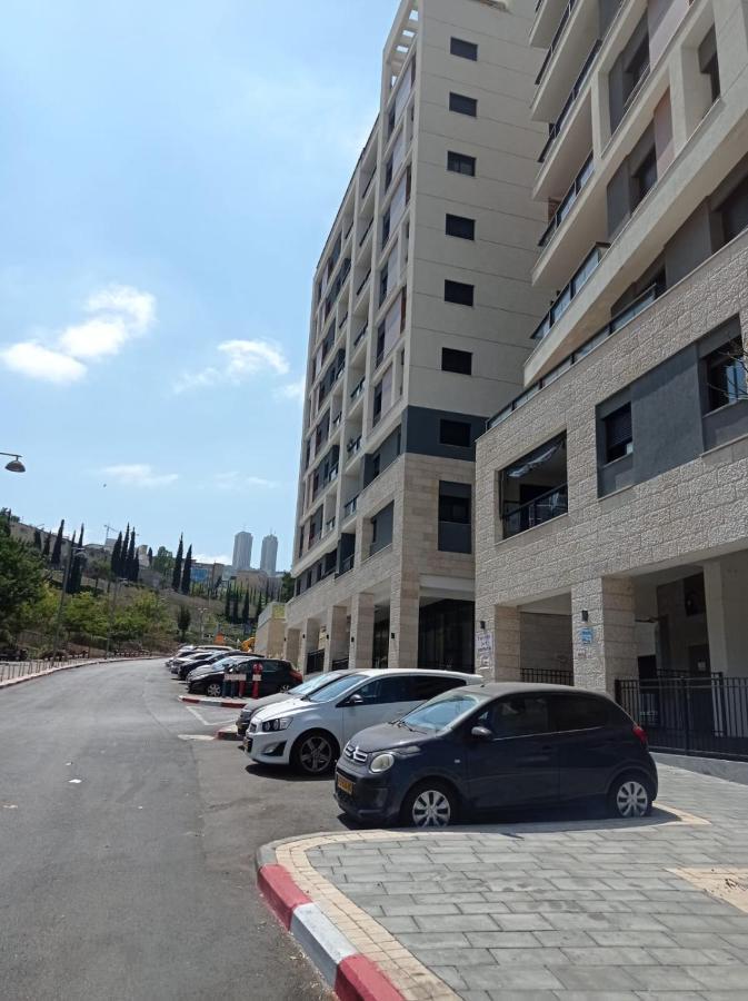 Appartement New! Great Location! Vibrant Downtown, Talpiot Market, Flea Market, Carmel Beach, Close To Everywhere à Haïfa Extérieur photo